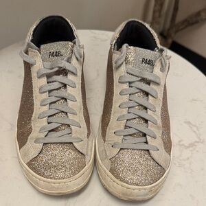 P448 John low top Gold Glitter & pony hair Sneakers